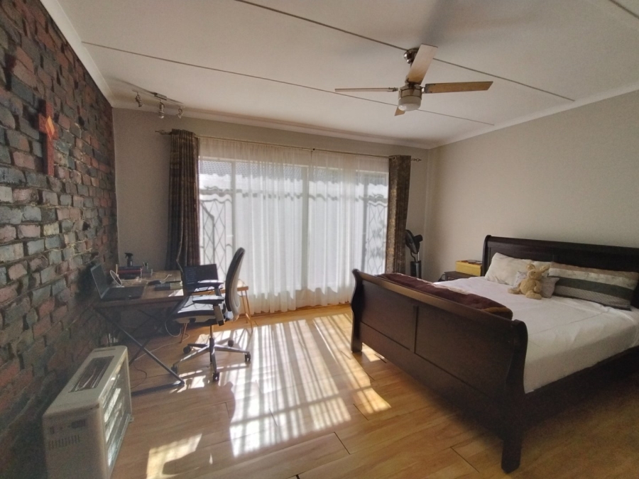 5 Bedroom Property for Sale in Fichardt Park Free State